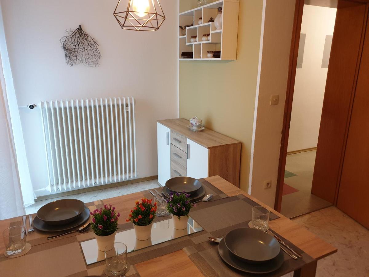 Grosszuegige Ferienwohnung In フュルト・イム・ヴァルト エクステリア 写真