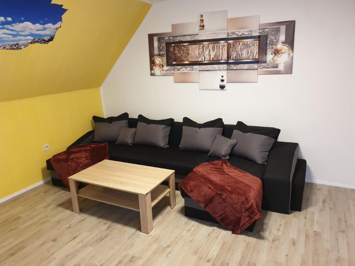 Grosszuegige Ferienwohnung In フュルト・イム・ヴァルト エクステリア 写真