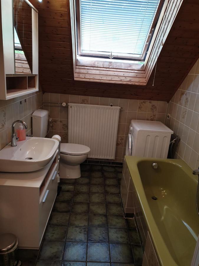 Grosszuegige Ferienwohnung In フュルト・イム・ヴァルト エクステリア 写真